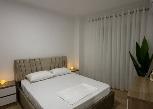 Super Apartament 2+1+2+parkim me qera tek Liqeni i Thate