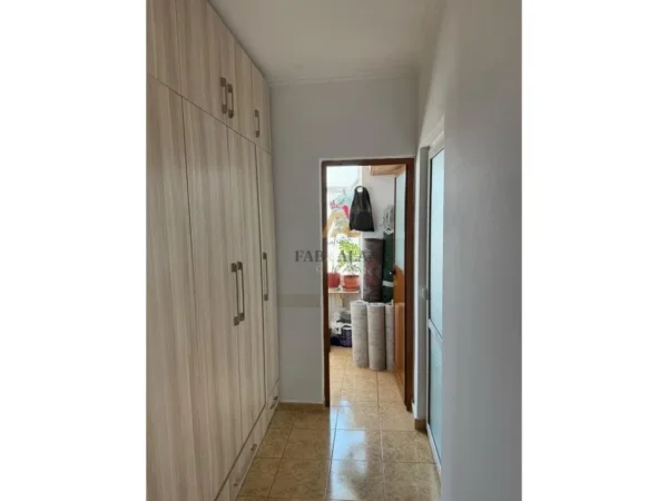 Tirane, shitet apartament 2+1 Kati 5, 102 m² 130.000 € (Laprake)