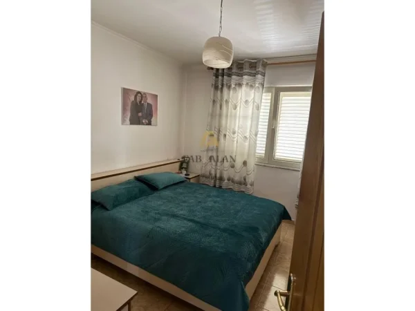 Tirane, shitet apartament 2+1 Kati 5, 102 m² 130.000 € (Laprake)