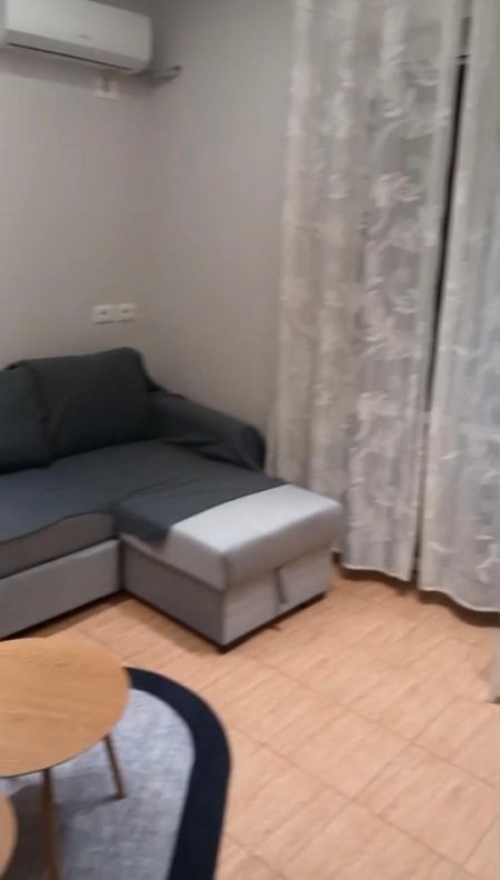 Tirane, jepet me qera apartament 1+1+Ballkon Kati 4, 65 m² 550 € 