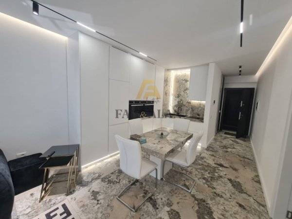 Tirane, jepet me qera apartament 1+1+Post parkimi, Kati 2, 80 m² 1.200 € (Liqeni i Thate)