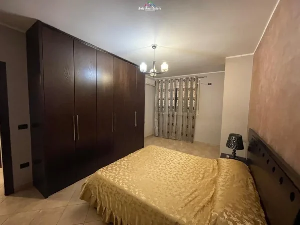 Tirane, jepet me qera apartament 2+1 Kati 6, 120 m² 800 € (XHANFIZE KEKO)