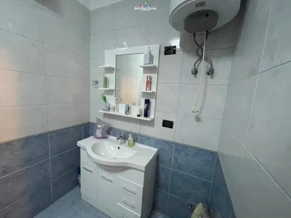 Tirane, jepet me qera apartament 2+1 Kati 6, 120 m² 800 € (XHANFIZE KEKO)