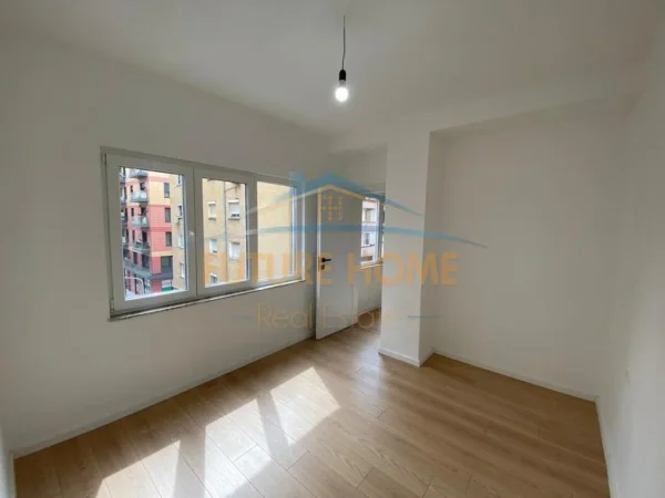 Tirane, shitet apartament 1+1 Kati 5, 52 m² 149.000 € (Rruga Margarita Tutulani)