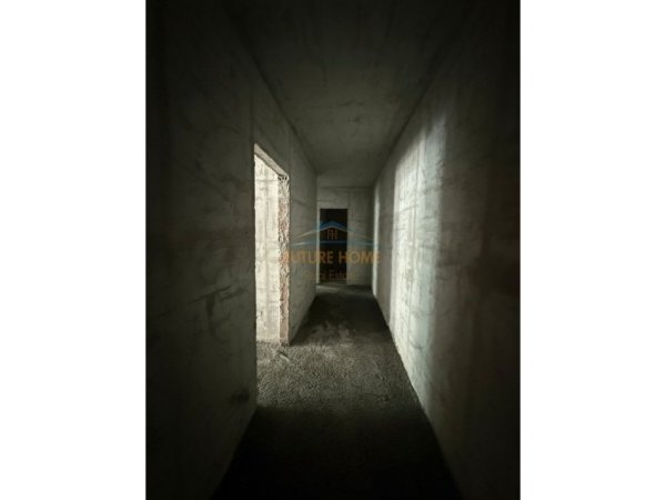 Tirane, shitet apartament 2+1 Kati 6, 93 m² 92.700 € (Univers City , QTU)