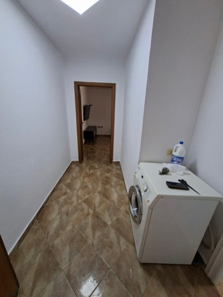 APARTAMENT  1+1 ME QIRA  500 € (MYSLYM SHYRI)