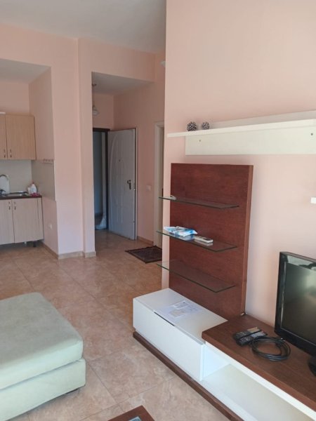 Apartament 2+1 me qera tek kodra e Diellit (470 Euro)