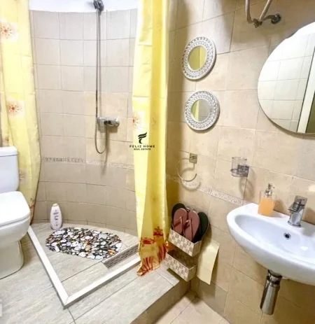 Tirane, jepet me qera garsonier 1+1 Kati 2, 40 m² 650 € (QENDER)