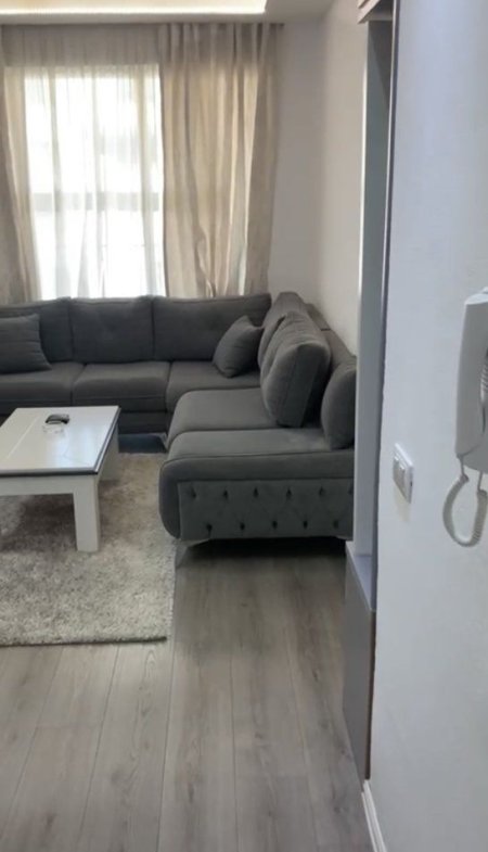 Shqiperi, jepet me qera apartament 2+1 Kati 1, 72 m² 600 € (SELITE)