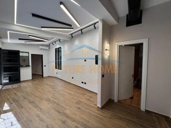 Tirane, jepet me qera ambjent biznesi Kati 0, 60 m² 700 € (Rruga Frosina Plaku , 21 Dhjetori)