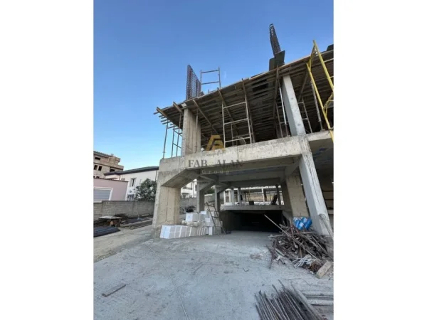 Tirane, shitet apartament 2+1 Kati 0, 79 m² 118.560 € (Sauk)