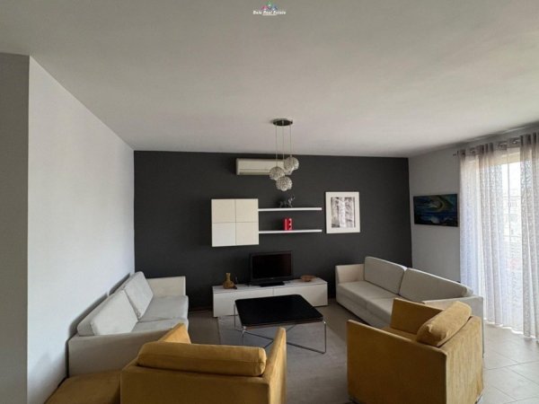 Tirane, jepet me qera apartament 2+1 Kati 6, 80 m² 600 € (rruga petro nini)