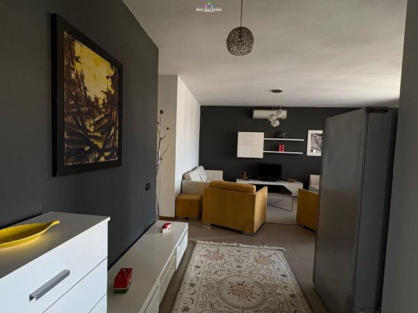Tirane, jepet me qera apartament 2+1 Kati 6, 80 m² 600 € (rruga petro nini)