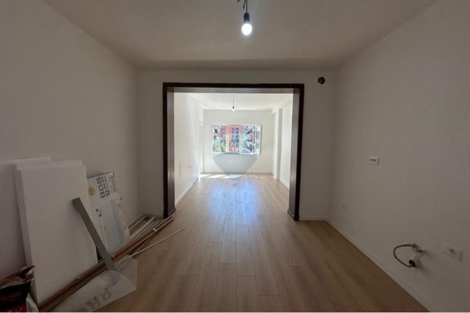 Tirane, shitet apartament 1+1 , 54 m² 149.000 € 