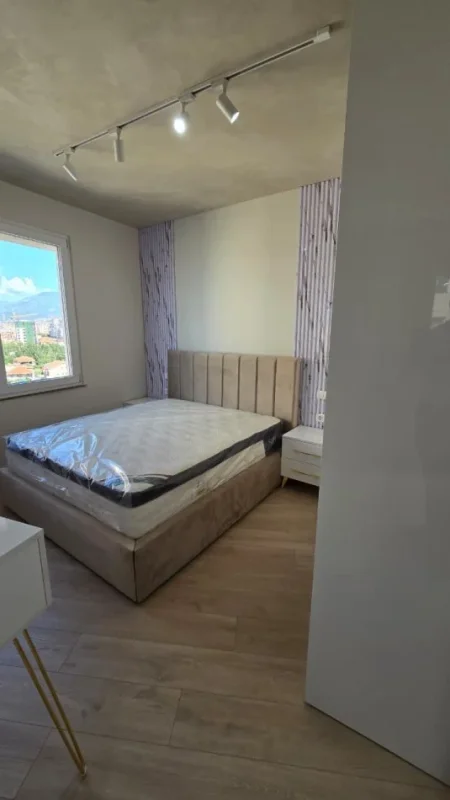 Tirane, jepet me qera apartament 1+1 Kati 8, 68 m² 600 € 