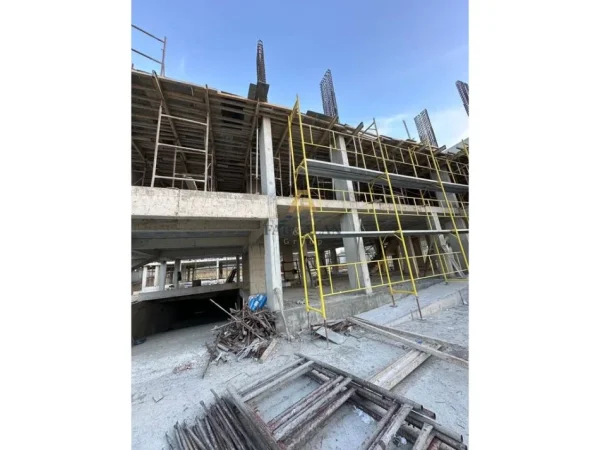 Tirane, shitet apartament 2+1 Kati 1, 79 m² 126.500 € (Sauk)