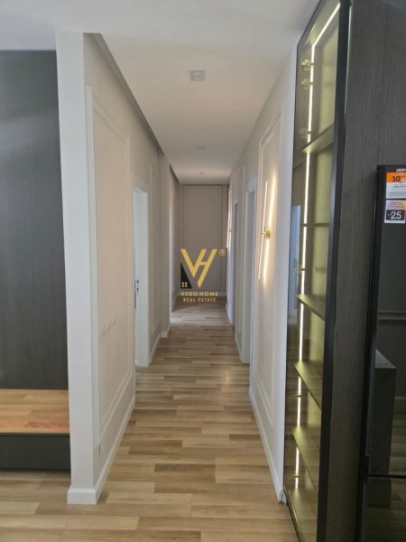 Tirane, jepet me qera apartament 2+1+Ballkon Kati 7, 107 m² 1.000 € (ASTIR)