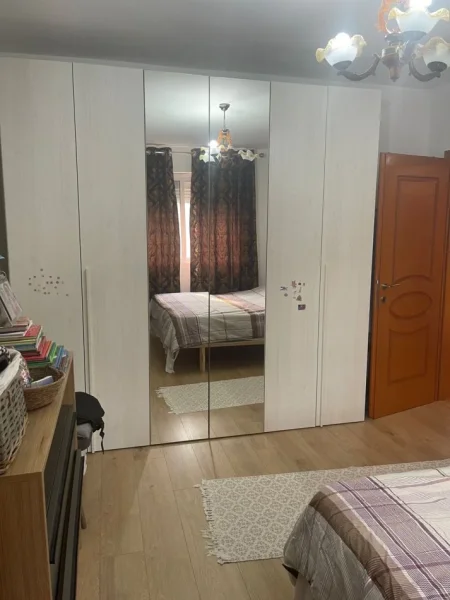 Tirane, jepet me qera apartament 1+1 Kati 4, 56 m² 500 € (Ferit Xhajko)