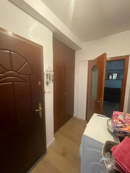 Tirane, jepet me qera apartament 1+1 Kati 4, 56 m² 500 € (Ferit Xhajko)