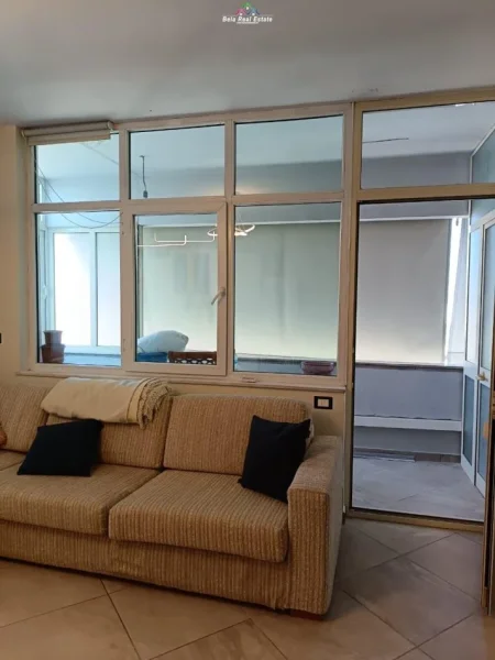 Tirane, jepet me qera apartament 1+1+Ballkon Kati 4, 70 m² 550 € (dritan hoxha)