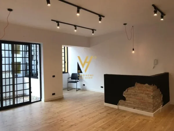 Tirane, jepet me qera zyre Kati 2, 110 m² 1.100 € (RRUGA E DURRESIT)