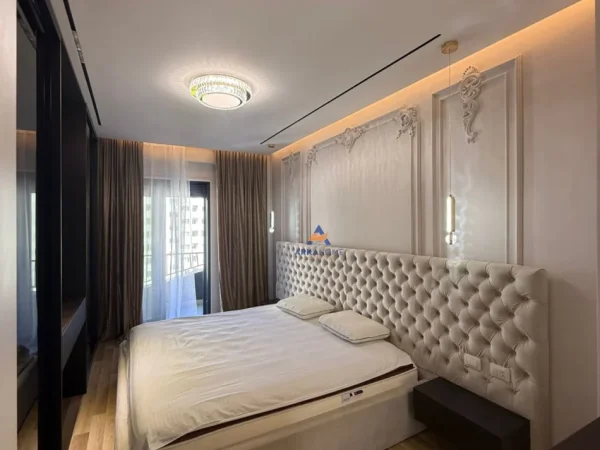 Tirane, jepet me qera apartament 2+1+Ballkon Kati 7, 117 m² 1.000 € (OASIS RESIDENCE, UNAZA E RE)