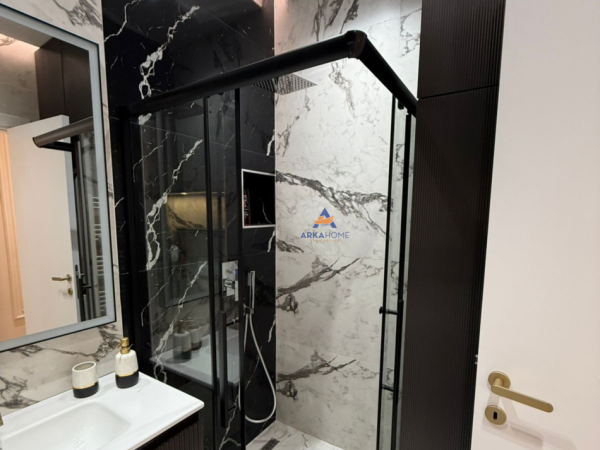 Tirane, jepet me qera apartament 2+1+Ballkon Kati 7, 117 m² 1.000 € (OASIS RESIDENCE, UNAZA E RE)