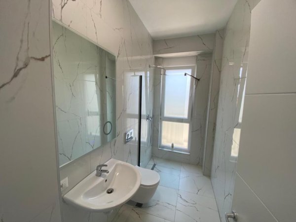 Tirane, jepet me qera apartament 2+1+Ballkon Kati 2, 80 m² 1.000 € (Shallvaret)