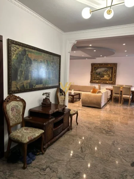 Tirane, jepet me qera apartament 2+1+Ballkon Kati 6, 113 m² 950 € (BULEVARDI ZOGU I PARE)