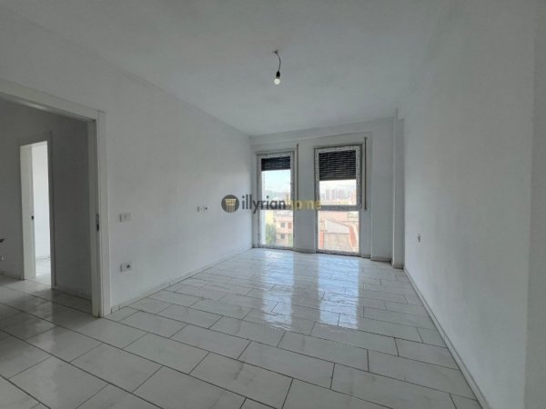 Tirane, shitet apartament 2+1+Ballkon Kati 2, 123 m² 172.000 € (Rruga Dine Hoxha)