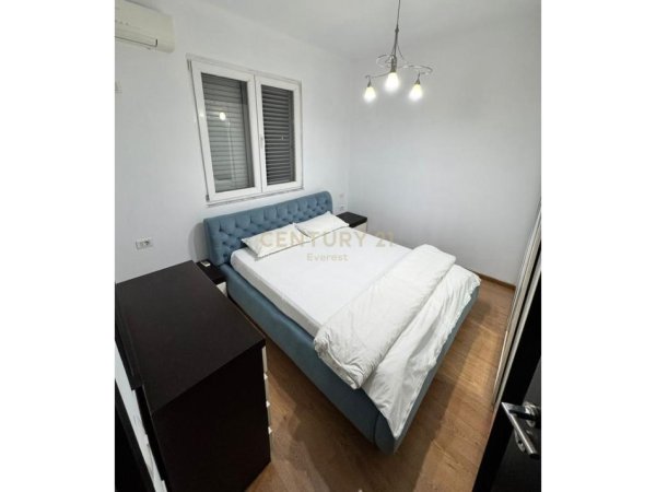 Tirane, jepet me qera apartament 2+1 Kati 4, 90 m² 500 € (Bulevardi Ei)