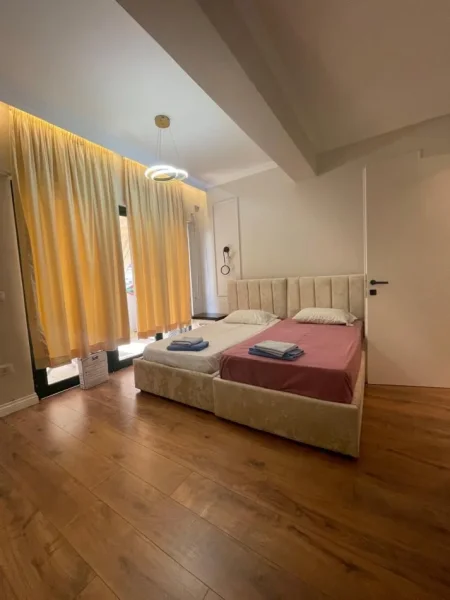 Tirane, jepet me qera apartament 2+1+Aneks+Ballkon Kati 4, 100 m² 700 € (Don Bosko)