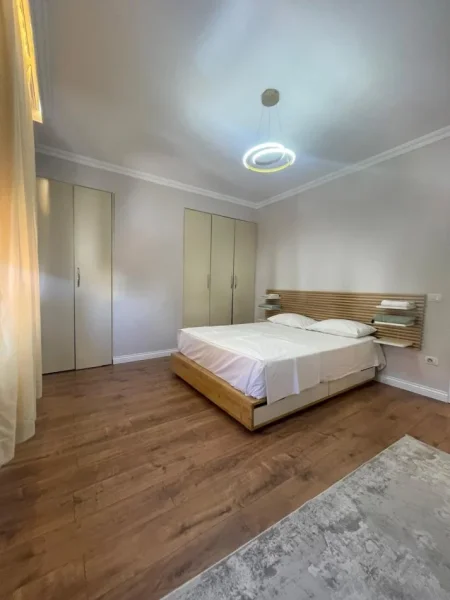 Tirane, jepet me qera apartament 2+1+Aneks+Ballkon Kati 4, 100 m² 700 € (Don Bosko)