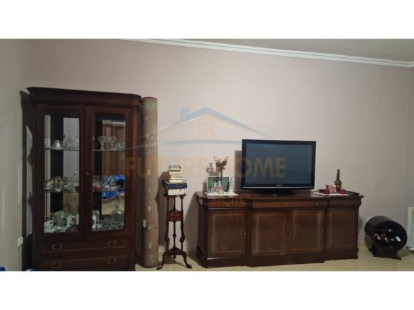Tirane, shitet apartament 2+1 Kati 4, 115 m² 220.000 € (Prane Shkolles 4 Deshmoret)