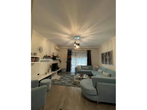 Tirane, jepet me qera apartament 3+1+Ballkon Kati 5, 139 m² 1000 € (Bulevardi Gjergj Fishta)