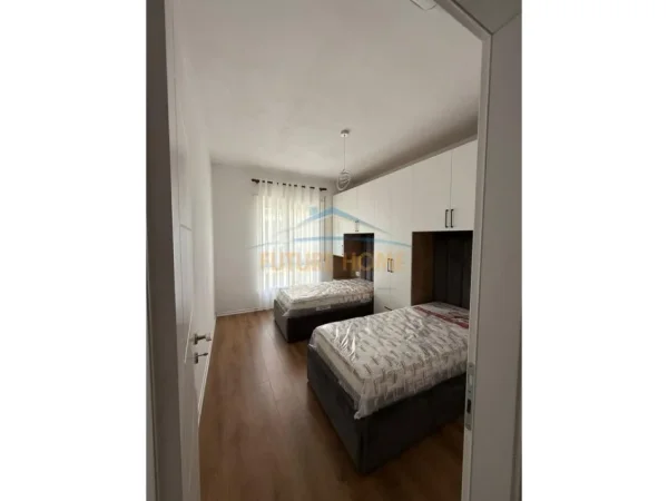 Tirane, jepet me qera apartament 2+1 Kati 7, 102 m² 800 € (Rruga Xhanfize Keko , Green Harmony)