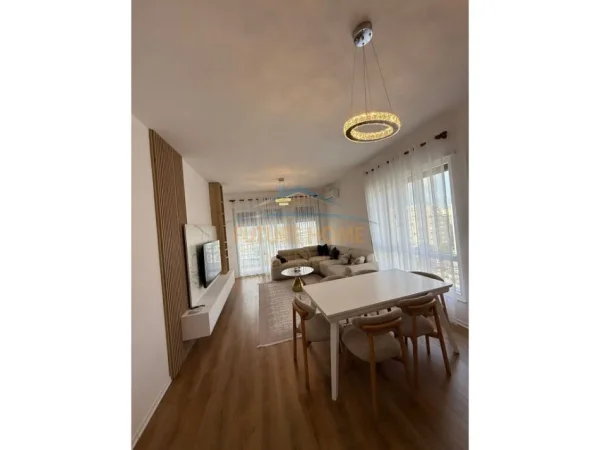 Tirane, jepet me qera apartament 2+1 Kati 7, 102 m² 800 € (Rruga Xhanfize Keko , Green Harmony)