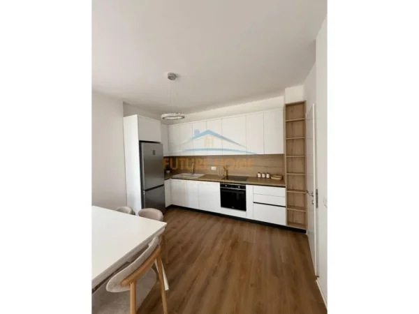 Tirane, jepet me qera apartament 2+1 Kati 7, 102 m² 800 € (Rruga Xhanfize Keko , Green Harmony)