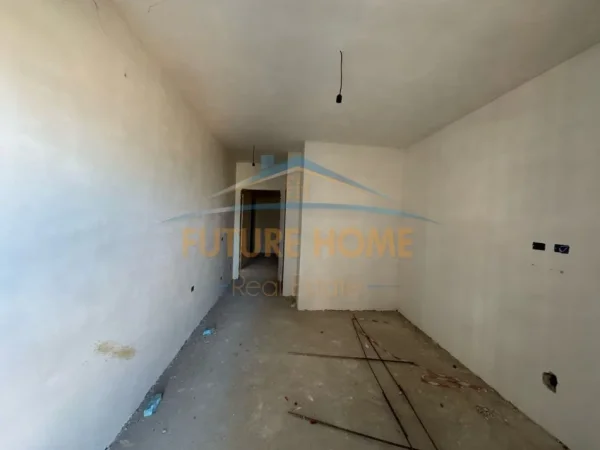 Tirane, shitet apartament 2+1+Ballkon Kati 2, 117 m² 199.000 € (Bulevardi i Ri)