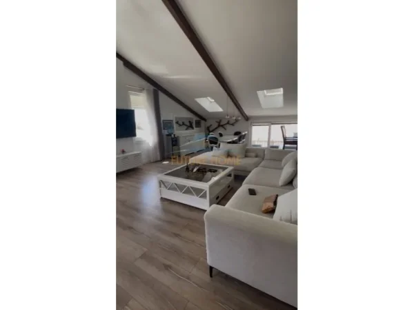 Tirane, jepet me qera apartament 3+1 Kati 3, 160 m² 2.200 € (TEG , Residenca Secret Garden)