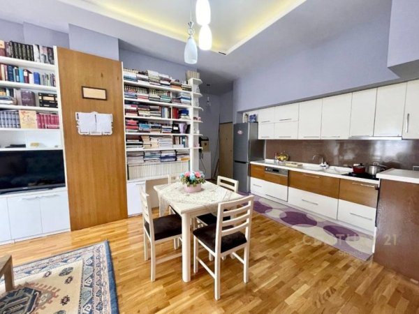 Tirane, shes apartament 2+1+Ballkon Kati 5, 84 m² 140.000 € (Thesari Fresk)