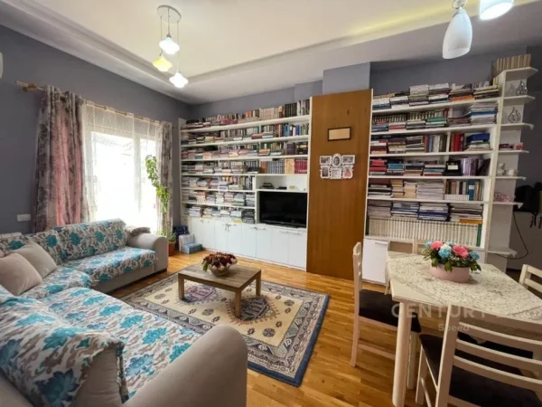 Tirane, shes apartament 2+1+Ballkon Kati 5, 84 m² 140.000 € (Thesari Fresk)