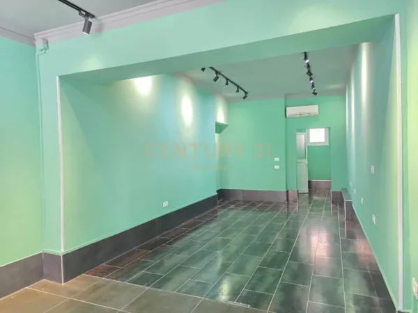 Tirane, jepet me qera ambjent biznesi Kati 0, 64 m² 600 € (Ambasada Amerikane)