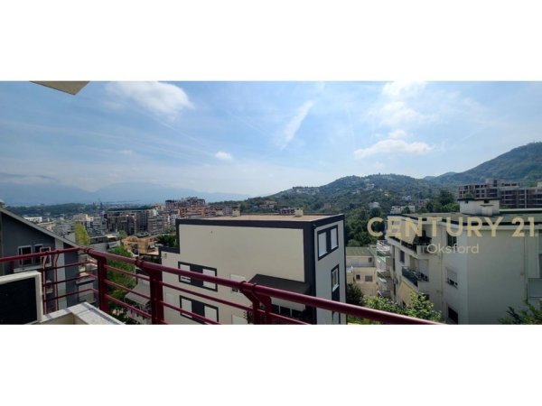 Tirane, jepet me qera apartament 1+1+Ballkon Kati 5, 78 m² 620 € (Liqeni Thate)