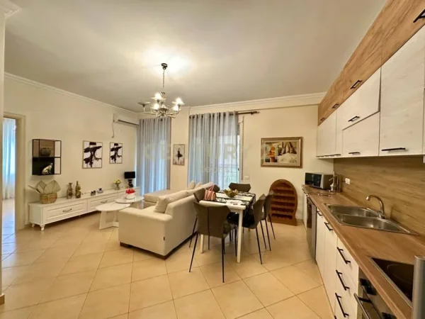 Tirane, jepet me qera apartament 3+1+Aneks+Ballkon Kati 1, 116 m² 750 € (Liqeni i Thate)