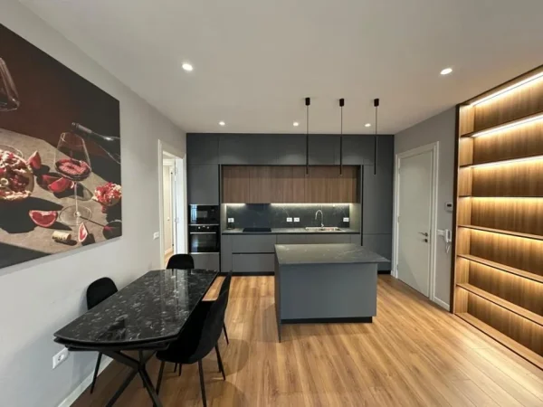 Tirane, jepet me qera apartament 2+1+Aneks+Ballkon Kati 10, 125 m² 1.200 € (Square 21)