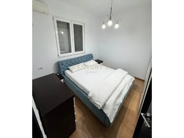 Tirane, jepet me qera apartament 2+1 Kati 4, 65 m² 500 € (Bulevardi i Ri)