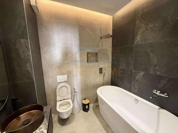 Tirane, jepet me qera apartament 2+1 Kati 7, 117 m² 1.000 € (Unaza e Re , Oasis Residence)