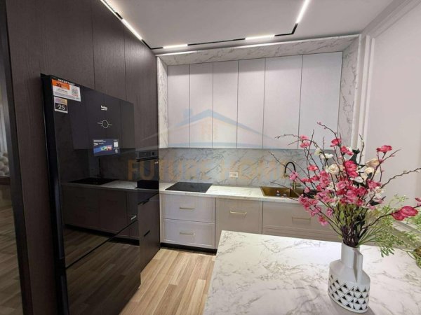 Tirane, jepet me qera apartament 2+1 Kati 7, 117 m² 1.000 € (Unaza e Re , Oasis Residence)