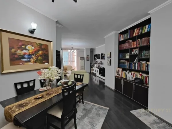 Tirane, shitet apartament 2+1 Kati 3, 124 m² 164.000 € (Astir)